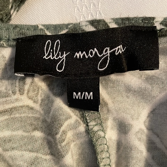Lily Morgan maxi long green leave design with open cross over back Sz M - Picture 4 of 4
